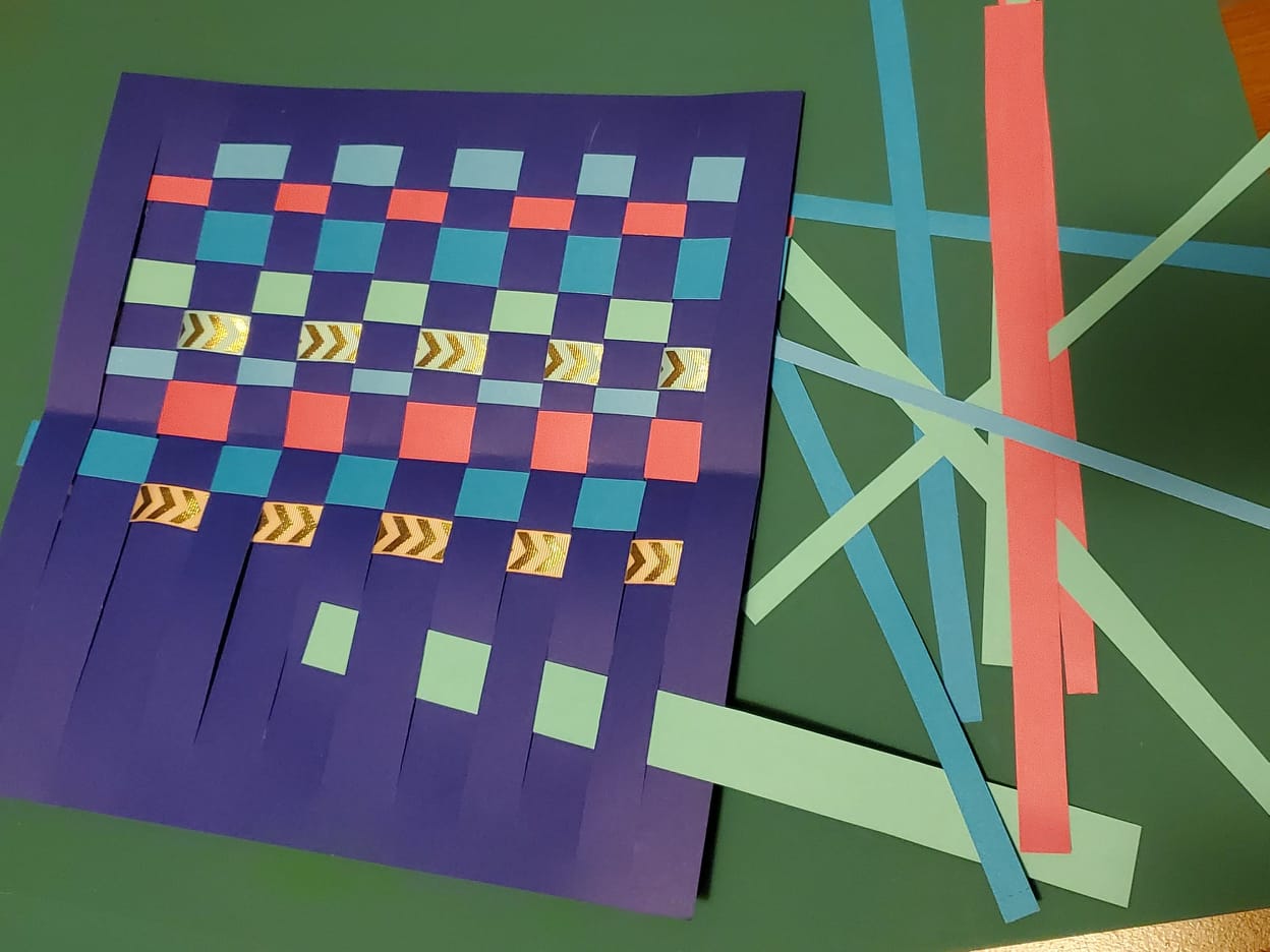 How To Make a Paper Weaving Craft For Kids Paper