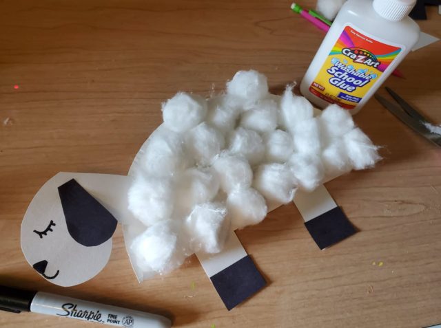 How To Make Adorable Lamb Crafts For Kids - TenGemsDIY.com